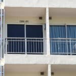 มองจากด้านนอก