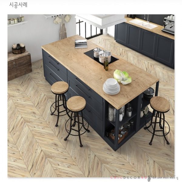 แผ่นปูพื้นลายไม้ก้างปลา RSF-19 Herringbone Natural ลายปาเก้สีธรรมชาติ หน้ากว้าง 100 ซม หนา 0.45 มม ยาวเมตรละ Floor Sheet RSF-19
