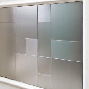 แผ่นสแตนเลส รุ่นบรัชสีเงิน Brush Silver Stainless Steel Tile