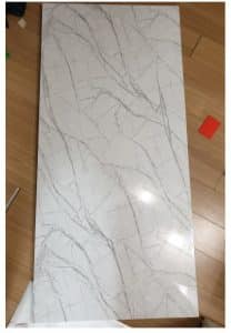 ติดโต๊ะขาวให้เป็นลายหินอ่อน